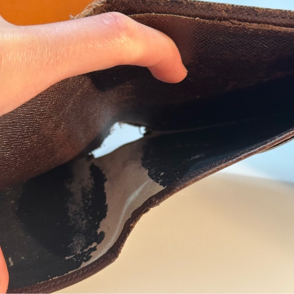 Louis Vuitton Wallet - Picture 7 of 7